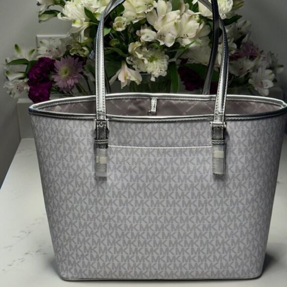 ⛷️🏂🚠 Michael Kors NWT Jet Set Girls Ski Tote Shoulder Bag - Picture 3 of 16